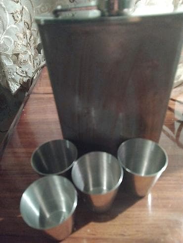 misar dasi: Paslanmayan poladdan cib kolbası (flask) və 4 ədəd metaldan şot stəkan — 2