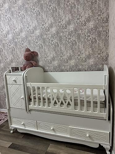 Oğlan və qız üçün, Dördbucaq, Beşik, Yellənmə mexanizmsiz