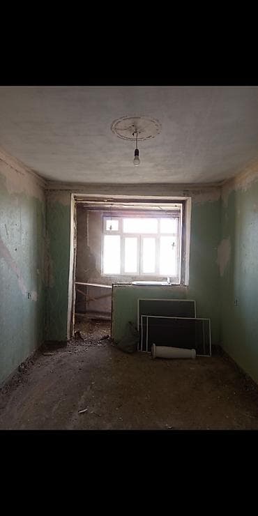 2 mertebeli evler: Temire hazır 2 otaq 5/5 Sumqayıt 11 ci mikrarayon leninqrad — 3