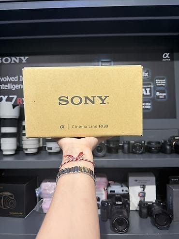 Sony Alpha Cinema Line FX30 — kinoya yönəlik kompakt kamera. Əsas