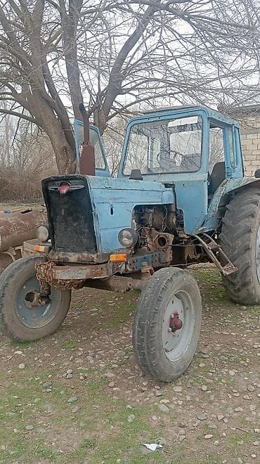 Aksesuarlar və tüninq: Minsk MTZ-80 traktor - Rəng: göy - Kabinli, geniş görünüşlü ön şüşə — 3