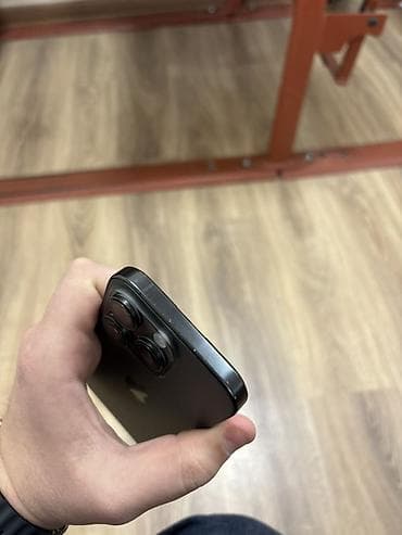 telefonlar ayfon: IPhone 15 Pro, Black Titanium, Face ID — 3