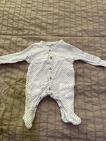 Xodunoklar: Uşaq üçün kombinezon/sleepsuit - Rəng: ağ, xırda qara xalı naxışlı - — 1