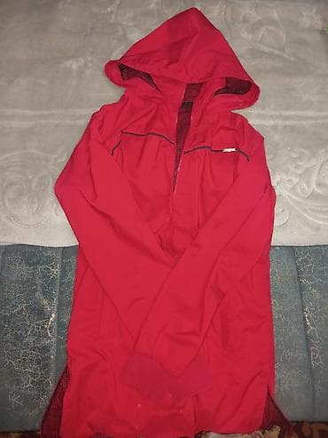 elektron saat oyrənmək: Qırmızı rəngli yüngül küləkkeş/yağmurluq - Kapüşonlu dizayn - Ön — 1