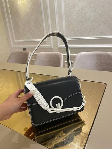 Əl çantası, Charles & Keith, Yeni
