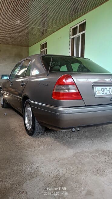 təkərdən əl işləri: Mercedes-Benz 220: 2.2 л | 1994 г. Седан — 6