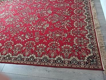 Qırmızı rəngli klassik naxışlı xalça - Zəngin tünd qırmızı fon