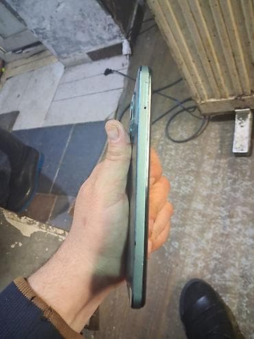 ucuz modemler: Redmi not 12 modeli idial vəzyetdə star baks temali kablosu usdundə — 2