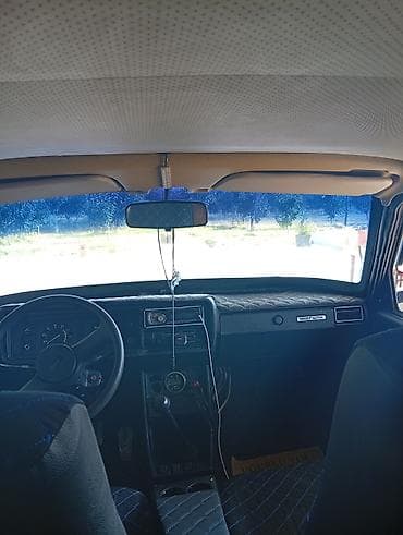 vaz 21010: Lada 2107 sedan – ağ rəng, mator 06 yağ yemir karboka 5 atmır. difer — 4