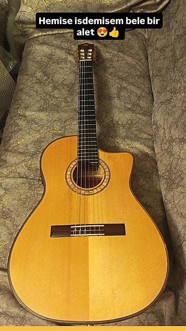 electro gitara: Elektro-klasik gitara martinez bura gelisi 2000ne oturur kohnenin — 2