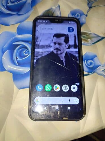Миски: Məhsul: Android smartfon Xüsusiyyətlər: - Ekran: çərçivəli tam ekran — 3