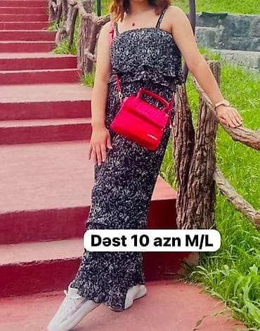 kombinezon satisi: Qadın geyimləri – ölçü M - Ağ zolaqlı iki hissəli dəst: düyməli — 10