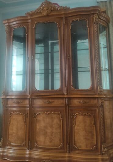 qedimi servant: İşlənmiş, Açılan, 3 qapılı Düz dolab, Servant, Azərbaycan — 1