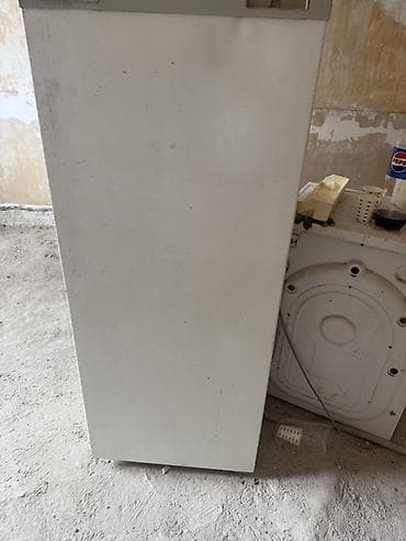 xaladenik balaca: Unvan- Elmler metrosu, Qoc etle uzbe uz bina. Soyuducu ishleyir, ev — 2