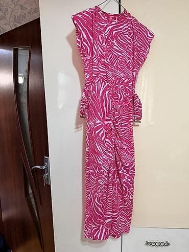 qısa şubalar: Qadın donu – çəhrayı-ağ zolaqlı zebra printi - Model: qolsuz kimi — 3