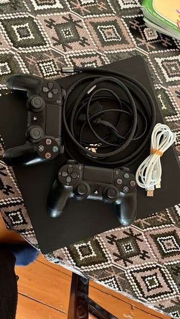 1 tb yaddaş 12 oyun 2 dene orginal pult Kabeller hamisi yerinde