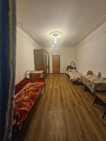 Kirayə verilən 1 otaqlı mənzil (studyo tipli) Xüsusiyyətlər: - Geniş