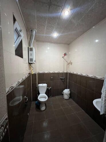 nugedi 2 kiraye evler: Geniş və işıqlı otaqlar, taxta döşəmələr və pəncərələrdə jalüz — 3