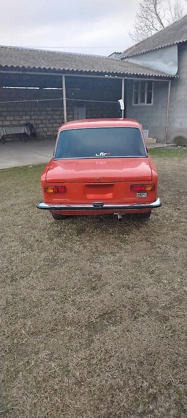 prado satışı: VAZ 2101 “Jiquli” sedan - Korpus: Klassik 4 qapılı sedan, narıncı — 2