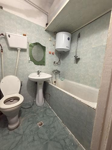Salam.Ev şəxsi evimdi.Nizami rayon icra hakimiyyətinin yanında metroya — 8