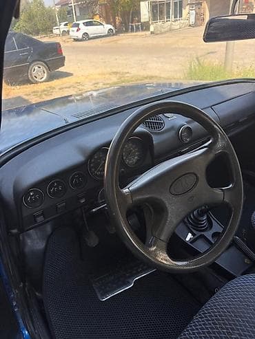 aksesuar avto: VAZ 21011, mavi rəng, sedan kuzov. Xüsusiyyətlər: - Klassik dairəvi — 6