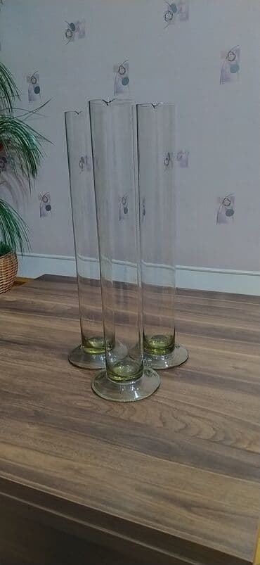 taxtadan gul qablari: Vaza dəsti — 1