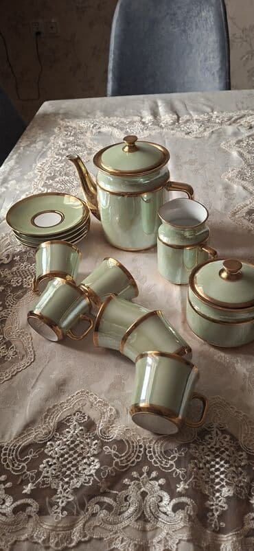 qedimi qab qacaq: Çay dəsti qədimi.yeni kimidir.çaşkanın birində kiçik qopma var.lakı — 5