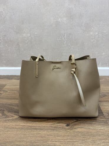 Çiyin çantası, Guess, İşlənmiş