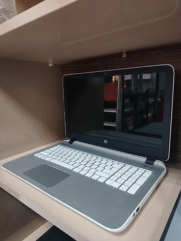 hp 650: HP Pavilion bəyaz/gümüş noutbuk 2GB xarici videokart, - Ekran: 15.6" — 1