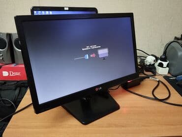 Техника для кухни: LG markalı qara rəngli kompüter monitoru. Bu monitor standart — 4