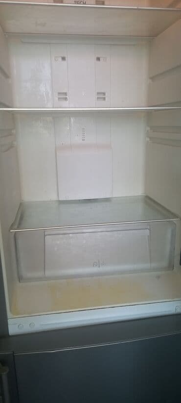 metbex kombayn qiymeti: İşlənmiş 2 qapılı Hotpoint Ariston Soyuducu Satılır, rəng - Boz, Təkərli — 2