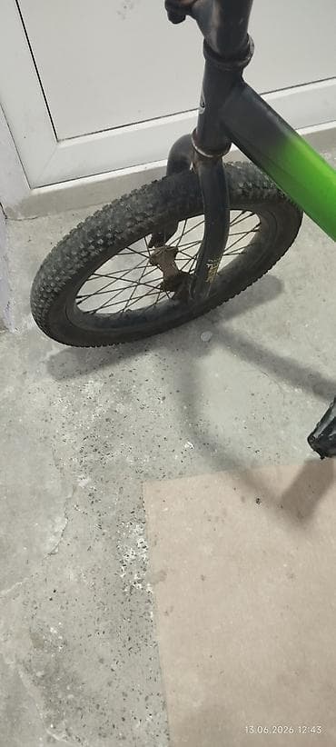 böyük velosiped: 16 liq uşaq velosipedi,tam işlək vəziyyətdə, təkərləri təzədir, uşağa — 4