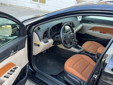 kia ceed 2010: Hyundai Elantra: 0.2 l | 2017 il Sedan — 8