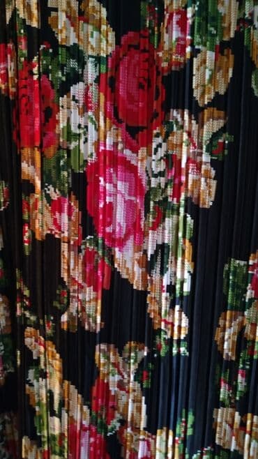 zapi satilir tecili: Qadin paltari cox bahali materiali var(Italiya istehsali) metresi 45 — 2