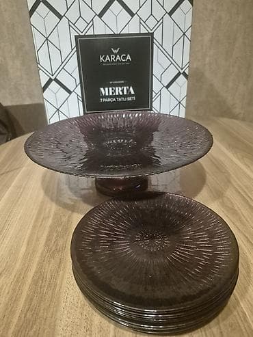 karaca tort qabı: Tort və şiriniyyat qabı, rəng - Bənövşəyi, Şüşə, Türkiyə — 1