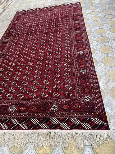 Qədimi xalça təmiz yun və əl işi ölçüsü 4 uzunluğu 2.20 metr eni