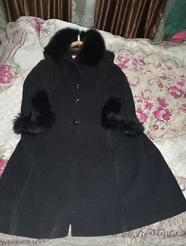 hind geyimi: Qara rəngdə qış palto dəsti - Qadın üçün qara palto: geniş ətəkli — 1