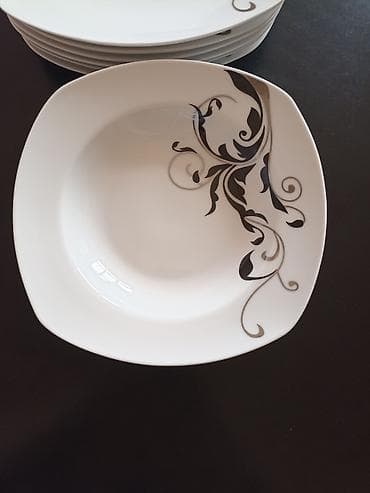 Boşqablar, rəng - Ağ