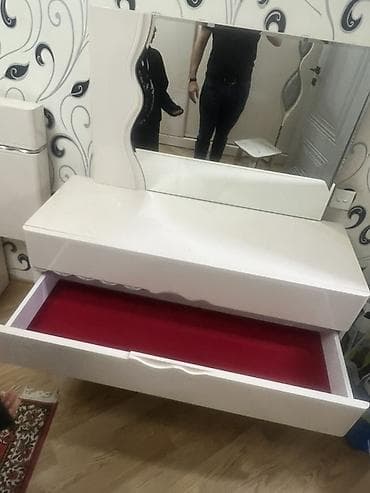 güzgü ev: Güzgülü — 2