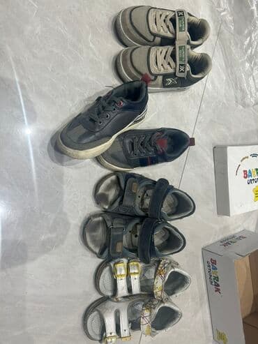 krassovkalar: Her biri 10azn,razmerler 23-24 ag olan,digerleri 26,27,28 — 2