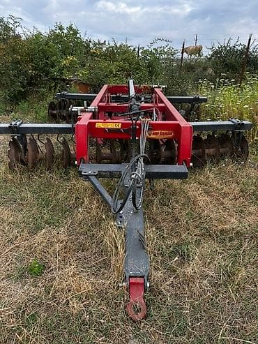 13 diski teker: Bu, əkinçilikdə torpağın hazırlanması üçün istifadə olunan qırmızı — 4