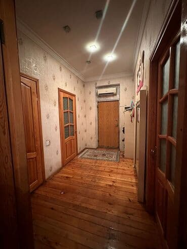 əmircan qəsəbəsi: Bakı, Bakıxanov qəs., 3 otaqlı, Köhnə tikili, m. Neftçilər, 70 kv. m — 2