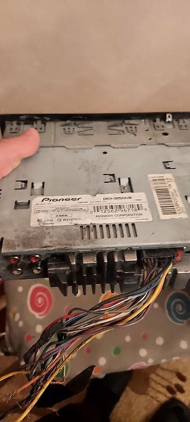 masin ucun ses guclendirici: Maqnitol, Pioneer, AUX — 4