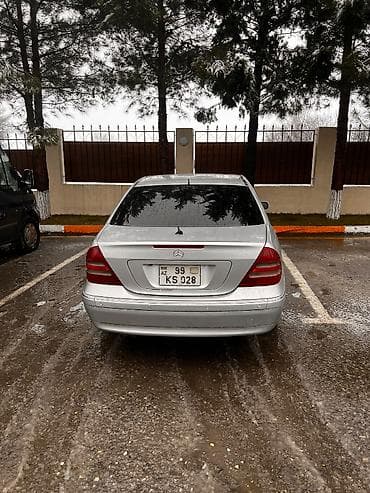 avtomobil nissan mikra: Mercedes-Benz C-Class: 2.6 l | 2002 il Sedan — 5