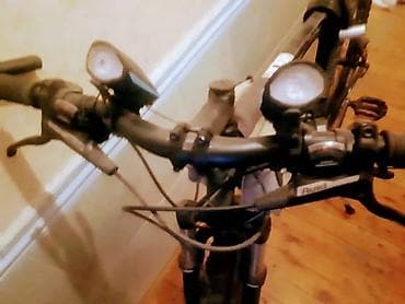 velosiped enli teker: B’TWIN dağ velosipedi Xüsusiyyətlər: - Alüminium gövdə, 26” təkərlər — 3