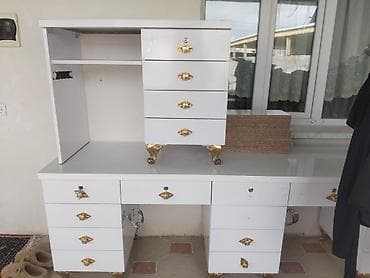 ofis əşyaları: Ağ rəngli geniş iş masası və çəkməcəli module dəsti - Material — 1