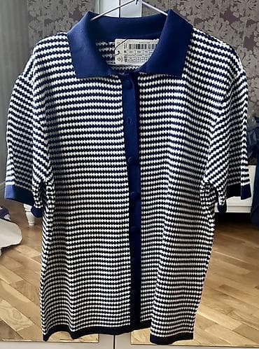 ağ kofta: - Kofta: qısaqollu, toxuma fakturalı, lacivərt-ağ qrafik naxışlı — 1