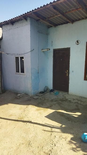 midada ev satilir: 3 otaqlı, 100 kv. m, Orta təmir — 2