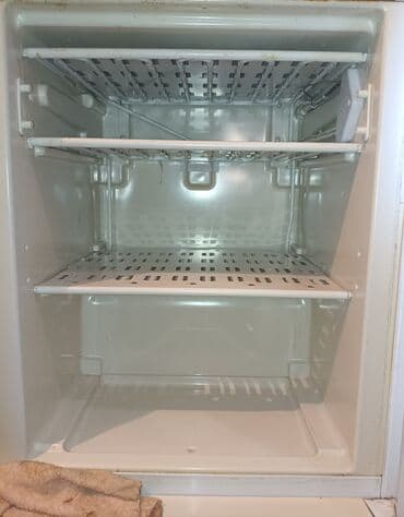 xaladelnik ev ucun: Indesit xolodilnik tam iwlek vezziyettedi ozumuz iwledirik evde yer — 2