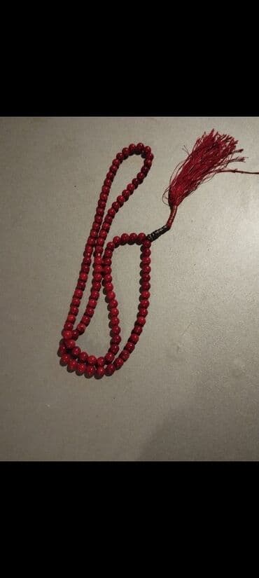 Mərcan təsbeh 85-90 qramdı.101 dənəlidi.arginal təsbehdi.Qırmızı